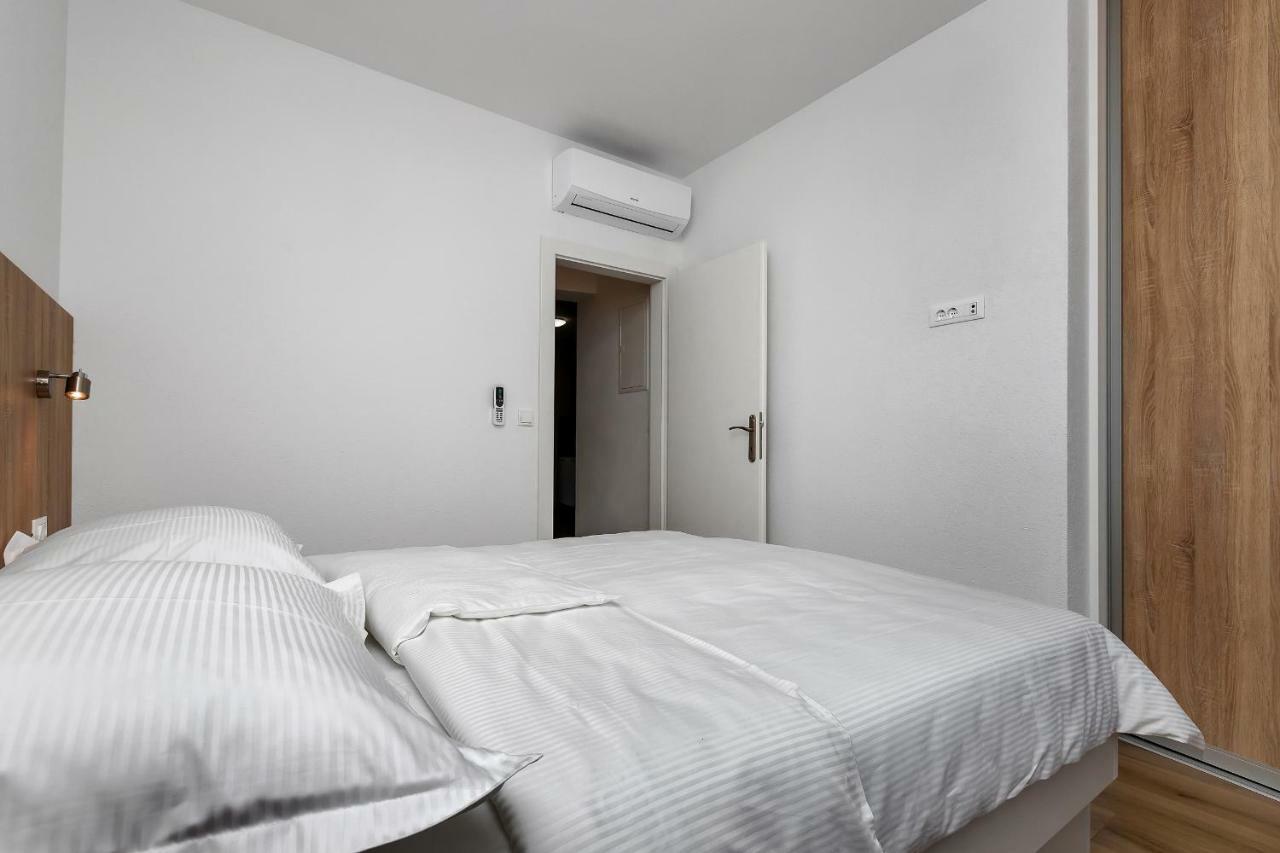 Apartmani Daniela Podgora Εξωτερικό φωτογραφία